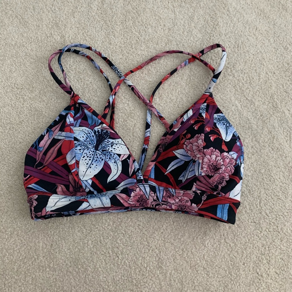 Lululemon lush lilies bathing suit top